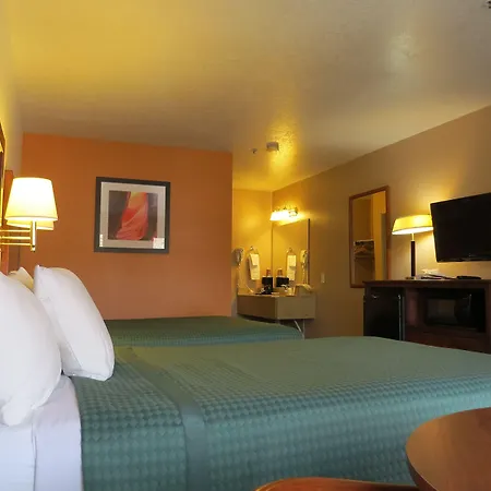 America'S Best Inn & Suites Saint George-3