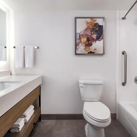 Best Western Plus Abbey Inn-2